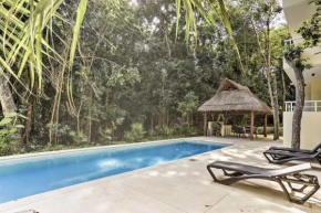 Coastal Resort Condo with Balcony Walk to the Beach